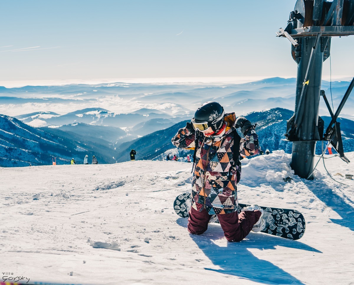 VillaGorsky-snowboard-kid